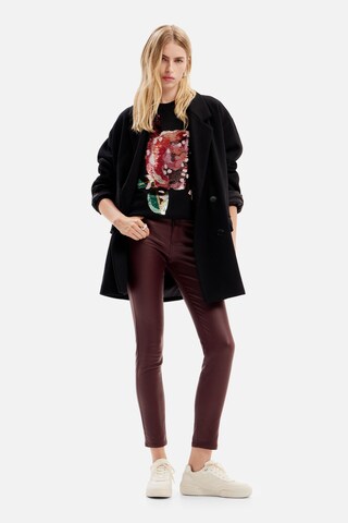 Coupe slim Pantalon Desigual en rouge