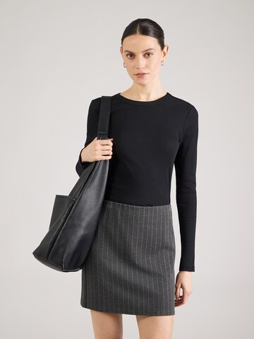 ONLY Футболка 'ONLVAL' в Черный: спереди