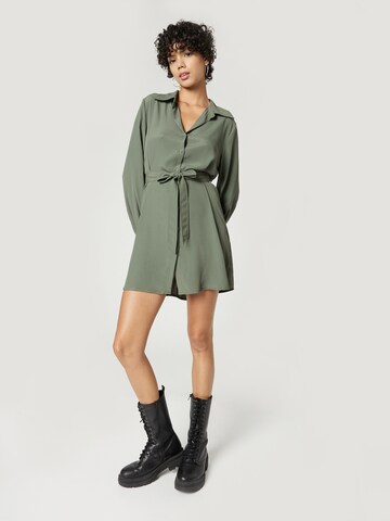 Robe 'Pia' A LOT LESS en vert