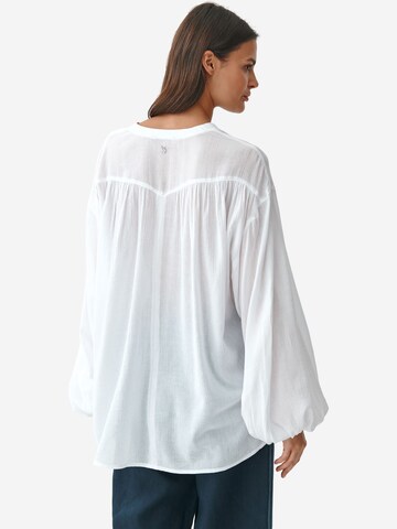 TATUUM - Blusa 'FRICO' em branco