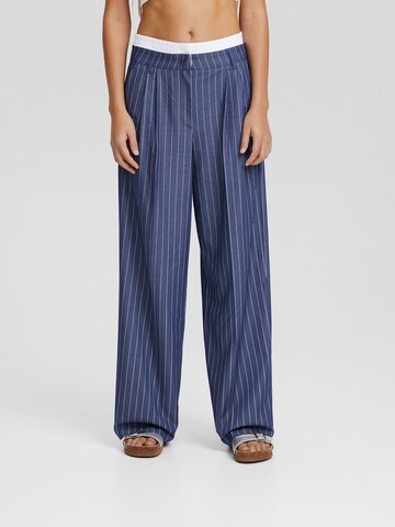 Wide Leg Pantalon à pince Bershka en bleu : devant