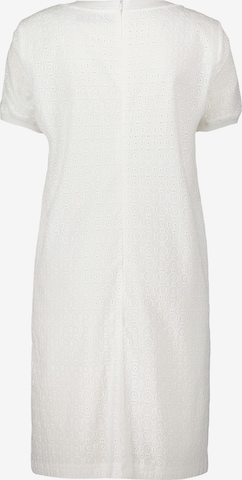 Betty & Co Casual-Kleid mit Rippbündchen in Weiß