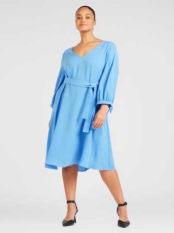 Robe 'GLAMOUR' Persona by Marina Rinaldi en bleu : devant