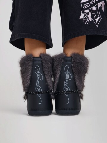 Ed Hardy Апрески в сиво: отзад