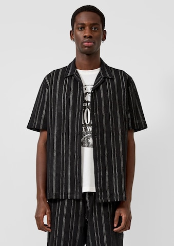 QS Regular Fit Hemd in Schwarz: Vorderseite