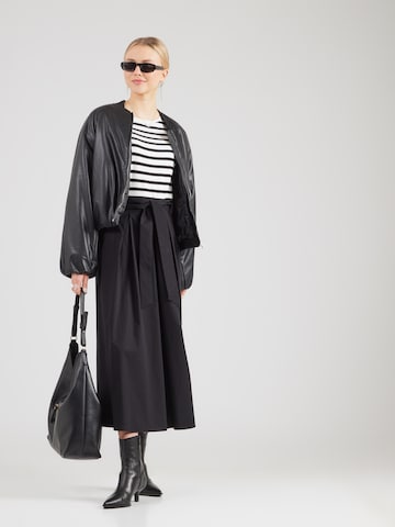 MORE & MORE Μπλουζάκι σε μαύρο