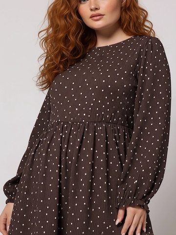 Robe Shape Of You en marron