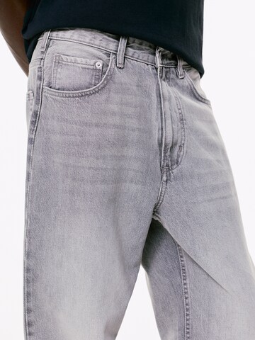 Pull&Bear Baggy Jeans in Grau