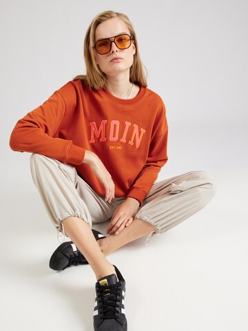 Derbe Sweatshirt 'Moin' in Oranje