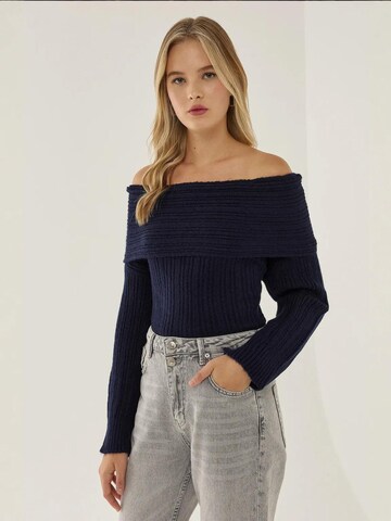 Hiccup Pullover in Blau
