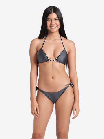 ARENA Triangel Bikini 'SOLID' in Grau: Vorderseite