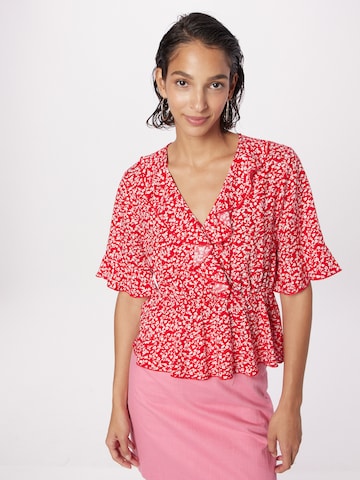 ABOUT YOU Shirt 'Tabea' in Rood: voorkant