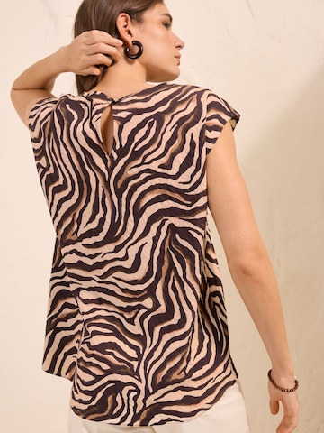 Friends Like These Blouse in Bruin