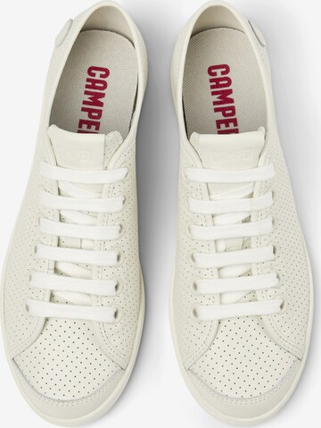 Baskets basses 'UNO' CAMPER en blanc