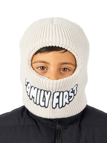 Berretto 'Big Smile Balaclava' di FAMILY 1ST FAMILY 4EVER in bianco: frontale