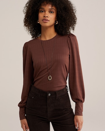 WE Fashion Blouse in Bruin: voorkant