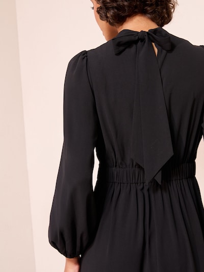 Friends Like These Robe en noir, Vue avec produit