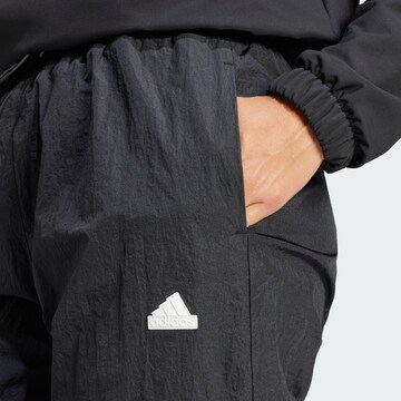 ADIDAS SPORTSWEARTapered Cargo hlače ' City Escape ' - crna boja