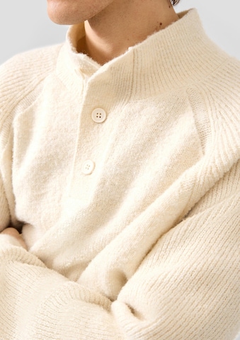 Pull-over QS en beige : devant