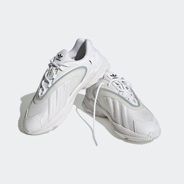 ADIDAS ORIGINALS Sneaker low 'Oztral' i hvid