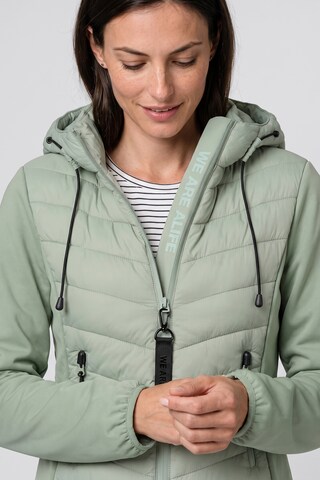 alife & kickin - Chaqueta de entretiempo 'YlvaAK A' en verde