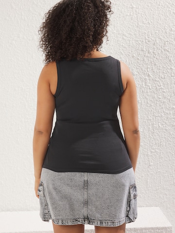 Trendyol Curve Τοπ σε γκρι