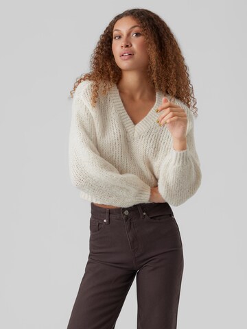 Pull-over 'Maybe' VERO MODA en beige : devant