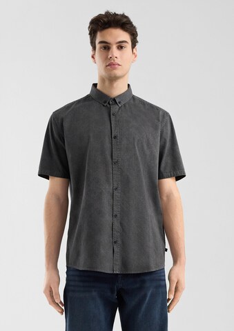 QS Regular fit Button Up Shirt in Grey: front
