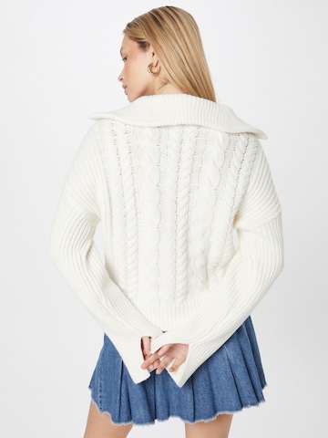 Abercrombie & Fitch Sweater in White