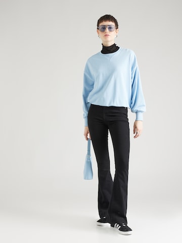 ONLY Sweatshirt 'BELLA' in Blau