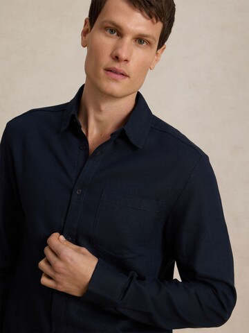 Coupe regular Chemise 'Taha' DAN FOX APPAREL en bleu