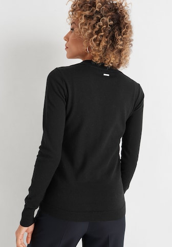 HECHTER PARIS Sweater in Black