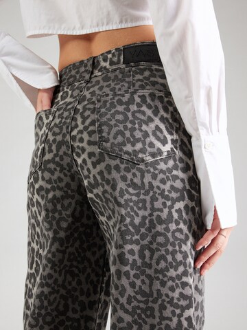 Loosefit Jeans 'YASLEONORA' di YAS in nero