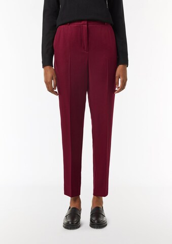Regular Pantalon à plis COMMA en rouge : devant