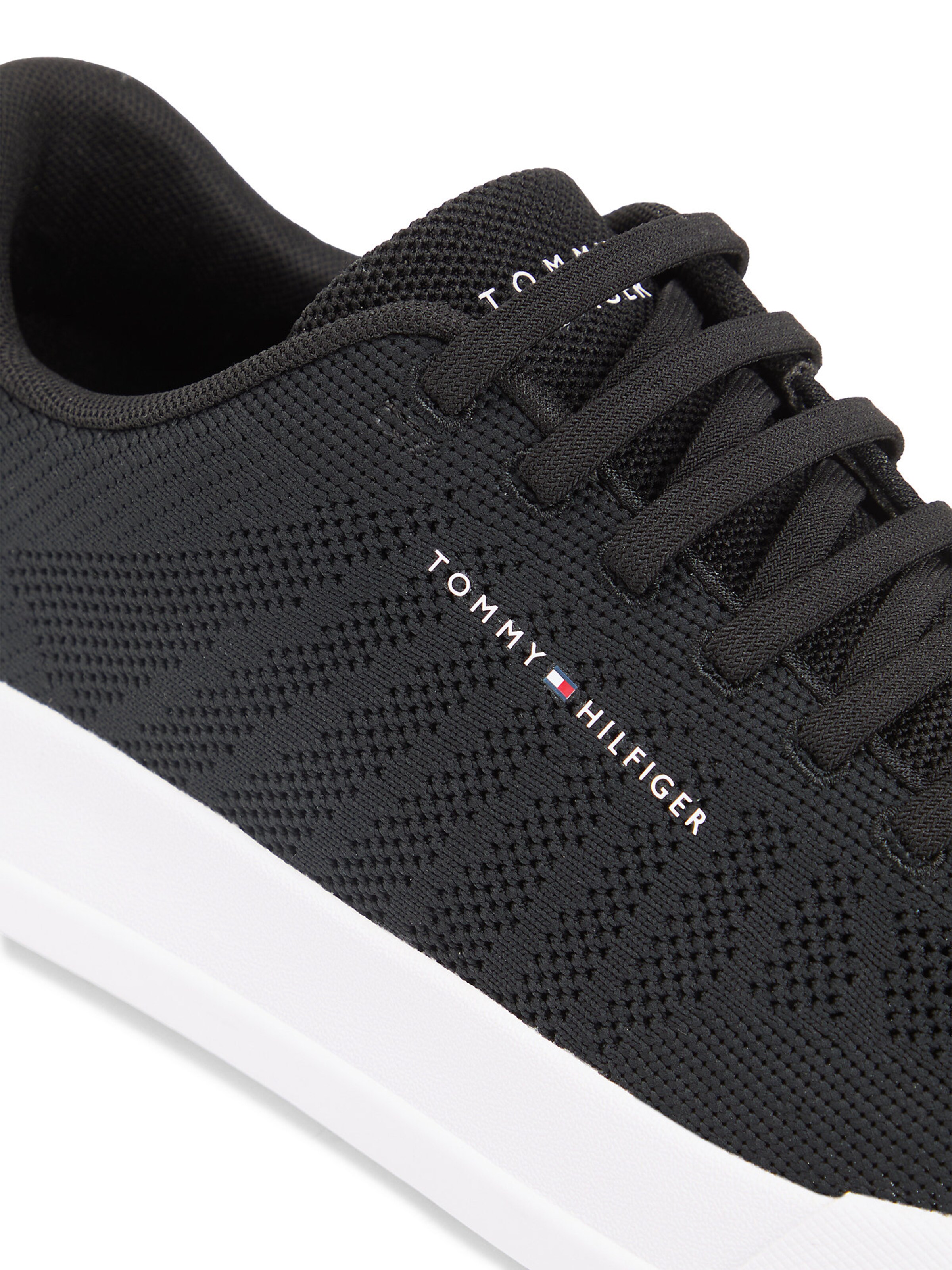 TOMMY HILFIGER Sneaker in Schwarz