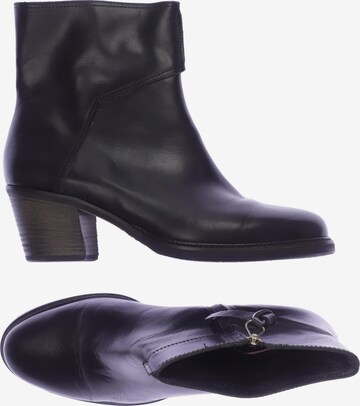 BOSS Black Dress Boots in 42 in Black: front