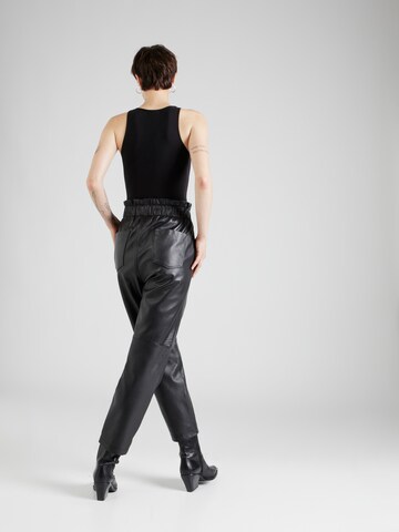 Copenhagen Muse Regular Pleat-front trousers in Black