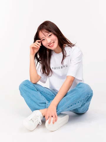 T-shirt 'Oversize t-shirt' K-pop en blanc