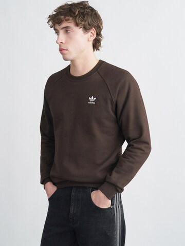 ADIDAS ORIGINALS Sweatshirt 'Trefoil Essentials' in Brown