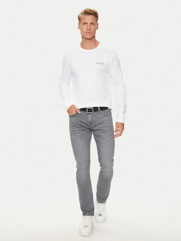 Maglietta di GUESS in bianco