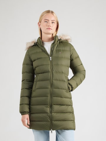 zaļš Tommy Jeans Ziemas mētelis 'Essential': no priekšpuses