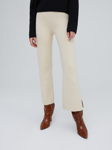 EDITED Boot cut Trousers 'Genevieve' in Beige: front