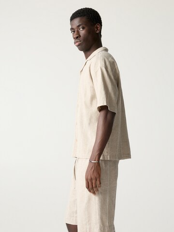 Comfort fit Camicia di Pull&Bear in beige