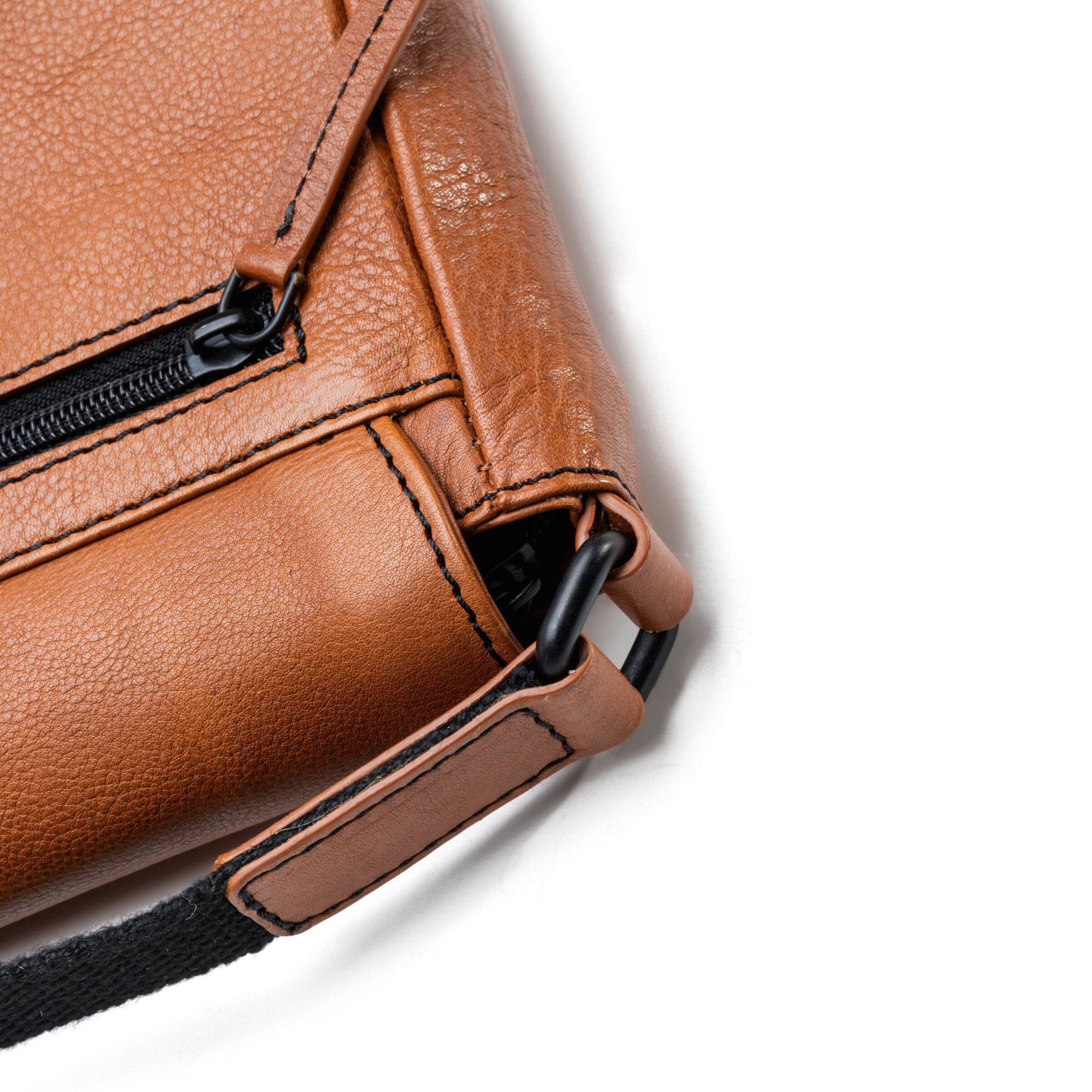 Farmhood Crossbody bag in Brown