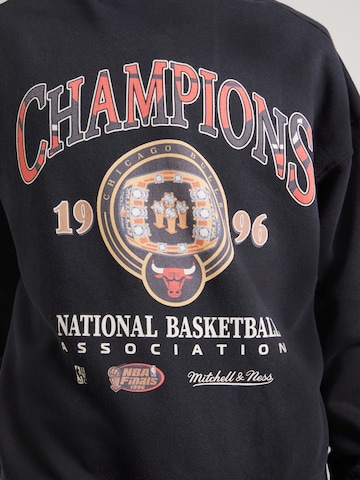 Sweat-shirt 'NBA 96 CHAMPIONSHIP RINGS BULLS' Mitchell & Ness en noir