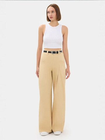 Hiccup Wide Leg Hose in Beige