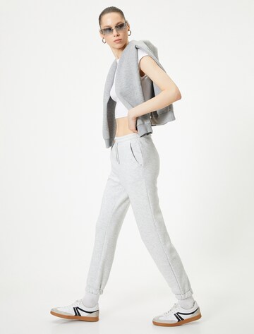 Koton Tapered Broek in Grijs