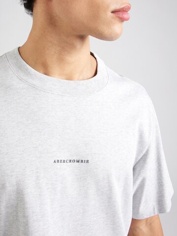 Abercrombie & Fitch Футболка в Серый