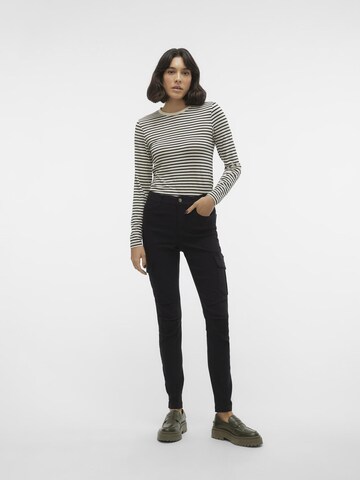 VERO MODA Regular Cargo trousers 'DEBBIE' in Black