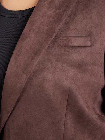 ONLY Carmakoma - Blazer 'CARYLVA' en marrón